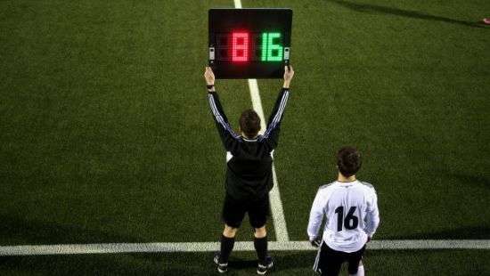 В первой и второй лигах увеличили количество замен в матче