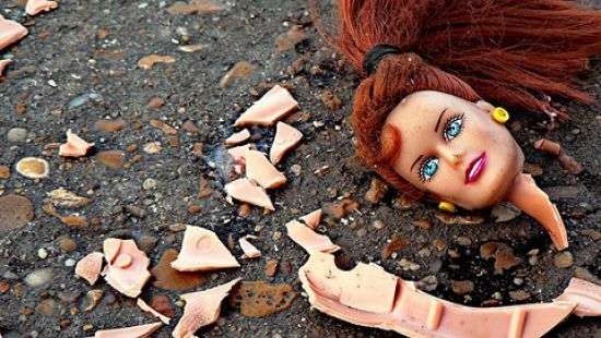 В Пакистане взрыв бомбы-игрушки унес жизни шести детей