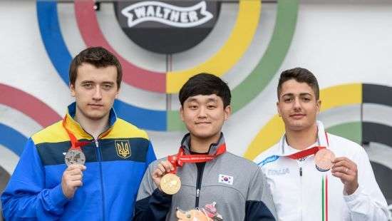 Украинец выиграл две медали ЧМ по стрельбе