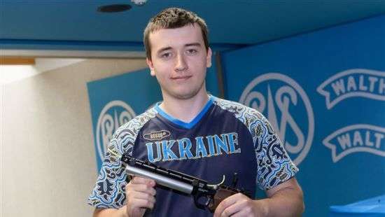 На ЧМ по стрельбе Коростылев и сборная Украины сделали золотой дубль