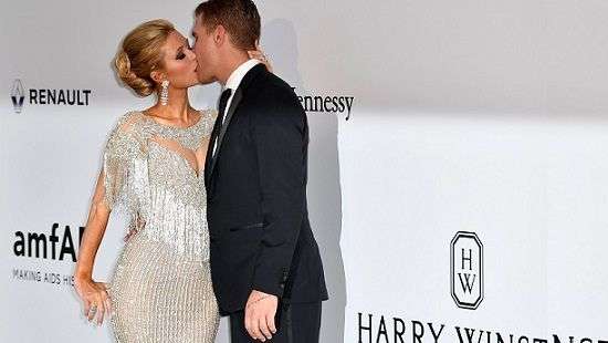 Светская львица Пэрис Хилтон выходит замуж