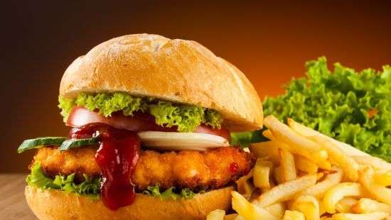 Бутерброд экс-кандидата в президенты Франции затмил Макрона (фото)