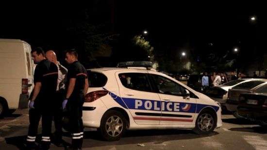 Во Франции возле мечети расстреляли людей