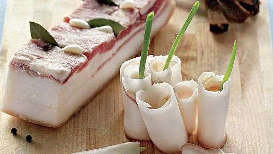 От каких недугов вылечит сало, рассказали врачи