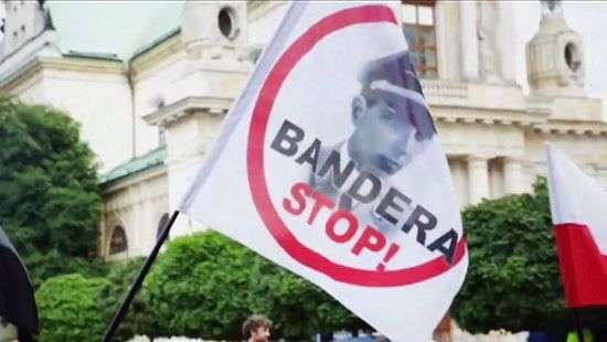 Польша решила заблокировать вступление Украины в ЕС из-за Бандеры