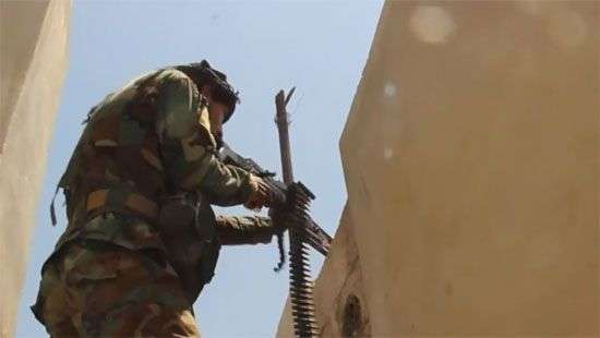 В сети появилось видео уличных боев в  сирийской «столице» ИГИЛ