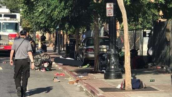 В США авто с дамой за рулем врезалось в толпу пешеходов, есть погибшие