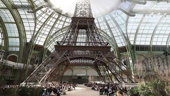 Неделя высокой моды в Париже: новые коллекции Chanel, Giorgio Armani и Giambattista Valli (ФОТО)