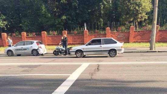 Глава НОТУ Аласания врезался на мотоцикле в авто (фото)