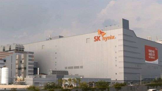 SK Hynix начала поставки 72-слойной памяти