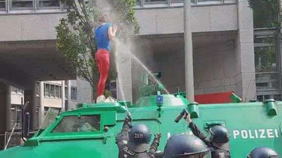 Во время G20 в Гамбурге ранены 170 человек, еще 70 задержаны (фото/видео)