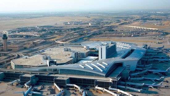 В США сотрудник авиакомпании предотвратил взрыв в аэропорту (видео)