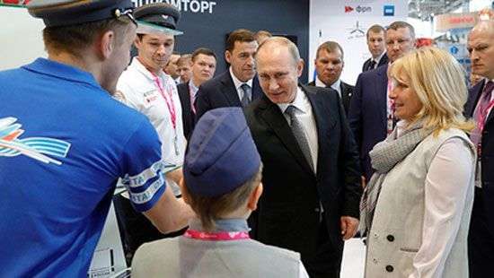 Россияне подарили Путину развивающий конструктор