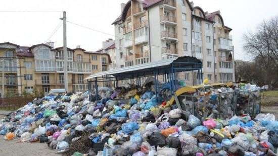 Львову дали 50 миллионов на вывоз мусора