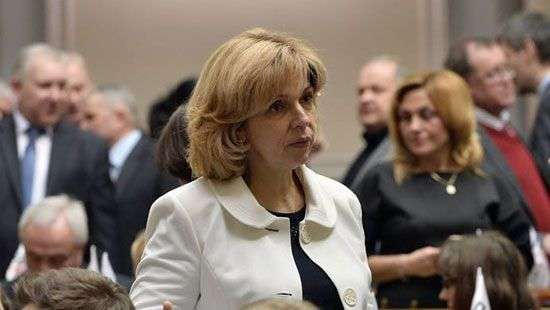 Богомолец, потерявшую сознание в туалете Рады, увезла скорая (ФОТО)