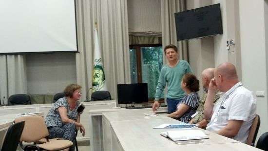 Волынец и представители профсоюзов закрылись в Минздраве и объявили голодовку