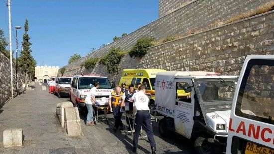 В Иерусалиме террористы стреляли в людей из пистолетов-пулеметов (видео)