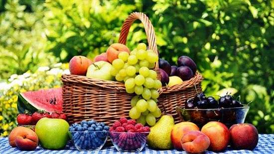 Названы  самые полезные и вредные фрукты для фигуры