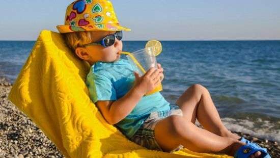 Как защитить здоровье ребенка летом, рассказали специалисты
