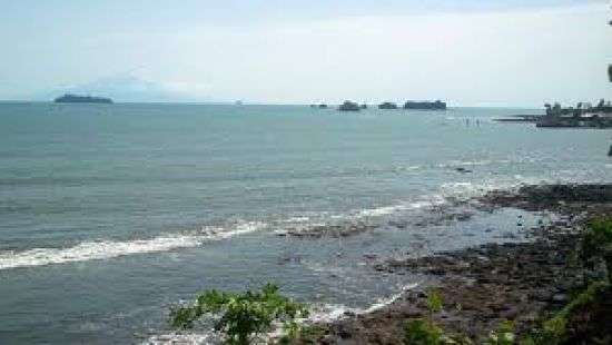 У берегов Камеруна затонуло военное судно, десятки людей пропали без вести