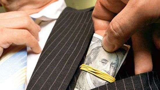 Покупал суды и прокуроров: появились новые обвинения «янтарному» депутату