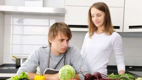 На свидании с девушкой-веганом парень подарил ведро капусты