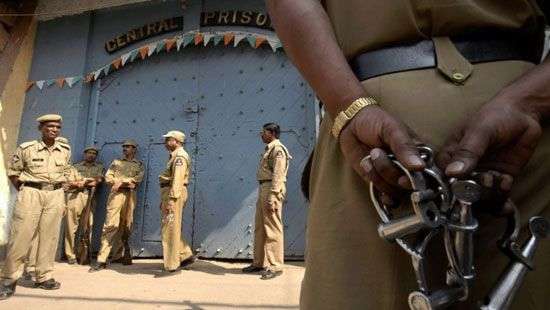 В Кении троих мужчин казнят за ограбление раздетой женщины