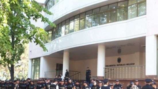 В Молдове продолжаются протесты против изменения избирательной системы