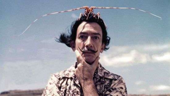 В Испании эксгумировали тело умершего 28 лет назад художника Сальвадора Дали