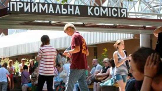 Правительство уменьшило госзаказ в вузах на 17%