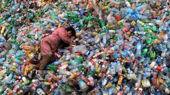 Китай отказывается от ввоза зарубежного мусора