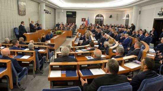 Сенат Польши одобрил спорный закон о Верховном суде