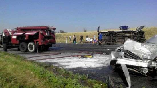 В Запорожской области маршрутка врезалась в автомобиль, есть пострадавшие (ФОТО)