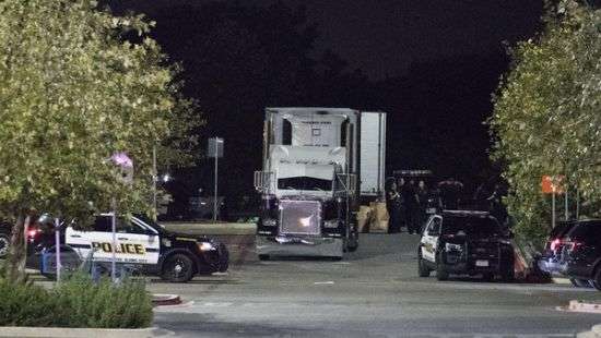 В США обнаружили грузовик с 8 мертвецами