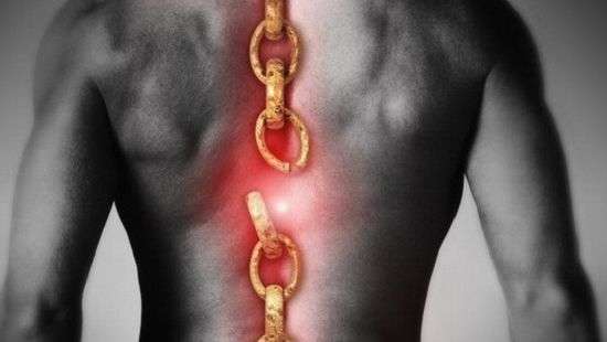 Названы повседневные занятия, которые вредят позвоночнику