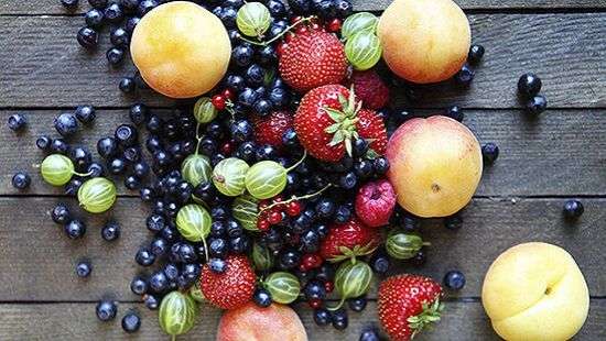 Специалисты назвали опасные для здоровья фрукты и овощи