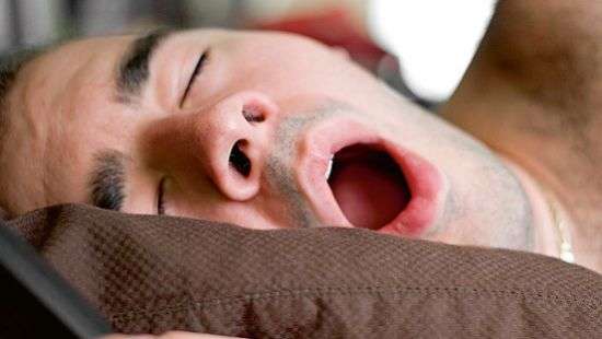 Врачи узнали, о какой опасной болезни может говорить храп