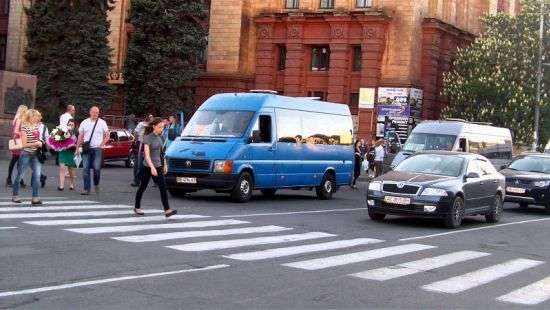 В населенных пунктах Украины скорость движения авто снизят до 50 км/ч