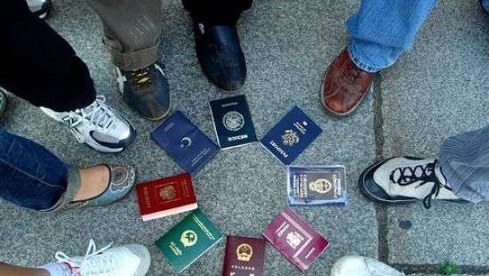 Стало известно, сколько украинцев готовы навсегда покинуть страну