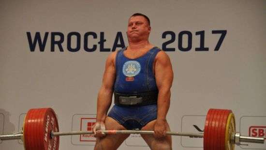 На Всемирных Играх украинец завоевал золото в соревнованиях по пауэрлифтингу