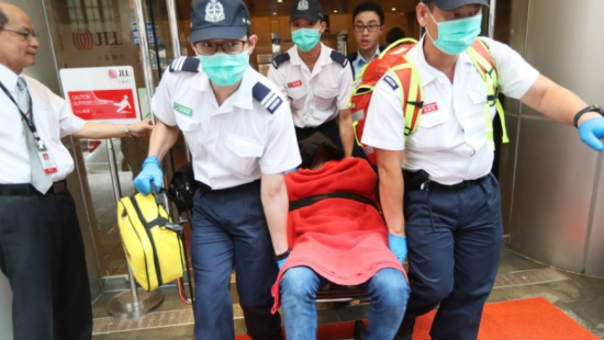 В Гонконге грабитель проглотил бриллианты на шесть миллионов долларов