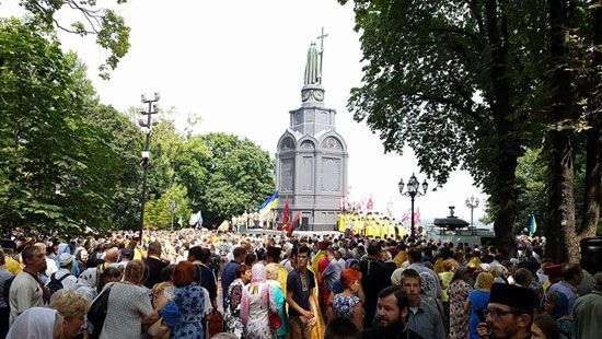 В Киеве ветераны АТО прошли в крестном ходе УПЦ КП (ФОТО)