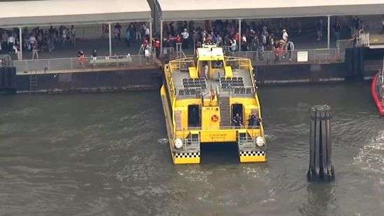 В Нью-Йорке паром столкнулся с причалом, 30 человек получили травмы (видео)