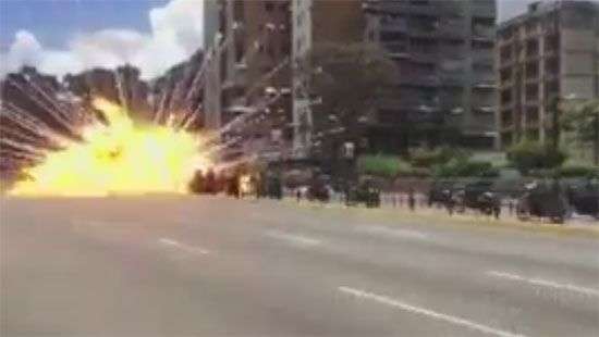 В Венесуэле под аплодисменты взорвали полицейских: появилось жуткое ВИДЕО