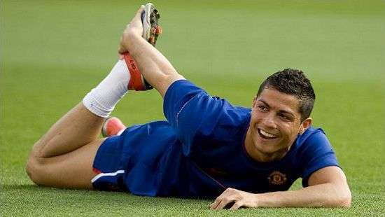 Звезда футбола Криштиану Роналду будет тренировать всех желающих