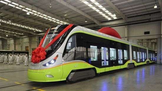 В Китае запустили первый беспилотный трамвай