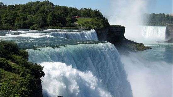 В сети показали ВИДЕО с почерневшей Ниагарой