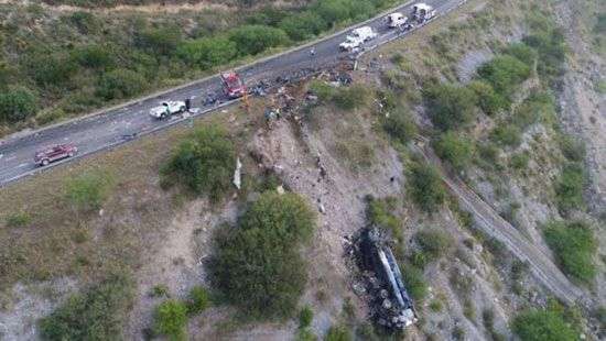 В Мексике произошло кровавое ДТП с автобусом и грузовиком: 11 погибших (ВИДЕО)