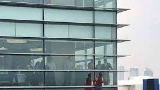 17-летний россиянин без страховки залез на высотку в Мексике (видео)