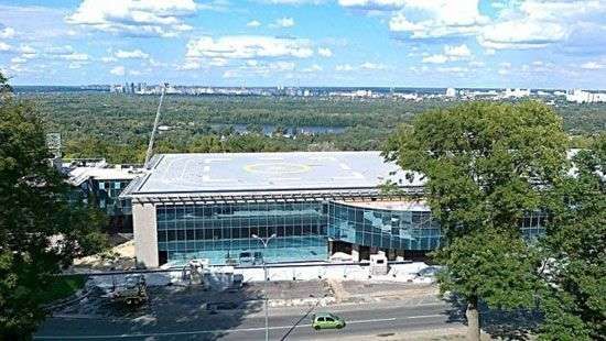 Суд наложил арест на вертолетную площадку Януковича